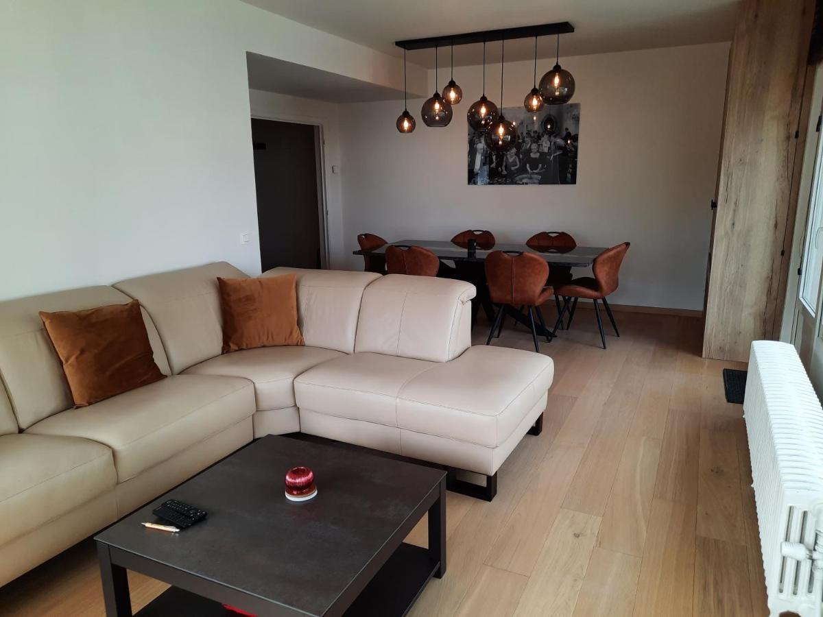 Lichtrijk En Comfortabel Hoekappartement Met Gratis Parking En Zeer Centraal Gelegen - Comme Chez Soi Ostend Luaran gambar