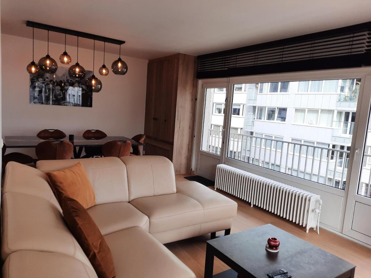Lichtrijk En Comfortabel Hoekappartement Met Gratis Parking En Zeer Centraal Gelegen - Comme Chez Soi Ostend Luaran gambar