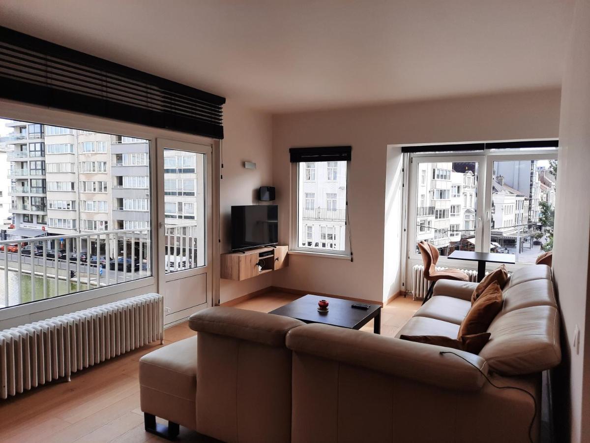 Lichtrijk En Comfortabel Hoekappartement Met Gratis Parking En Zeer Centraal Gelegen - Comme Chez Soi Ostend Luaran gambar