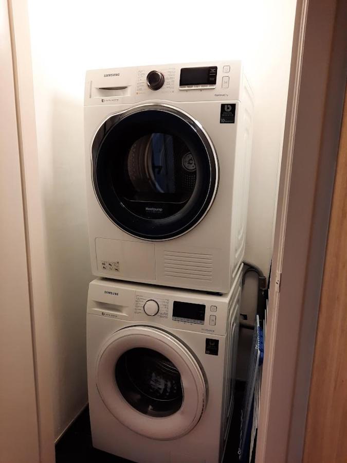 Lichtrijk En Comfortabel Hoekappartement Met Gratis Parking En Zeer Centraal Gelegen - Comme Chez Soi Ostend Luaran gambar