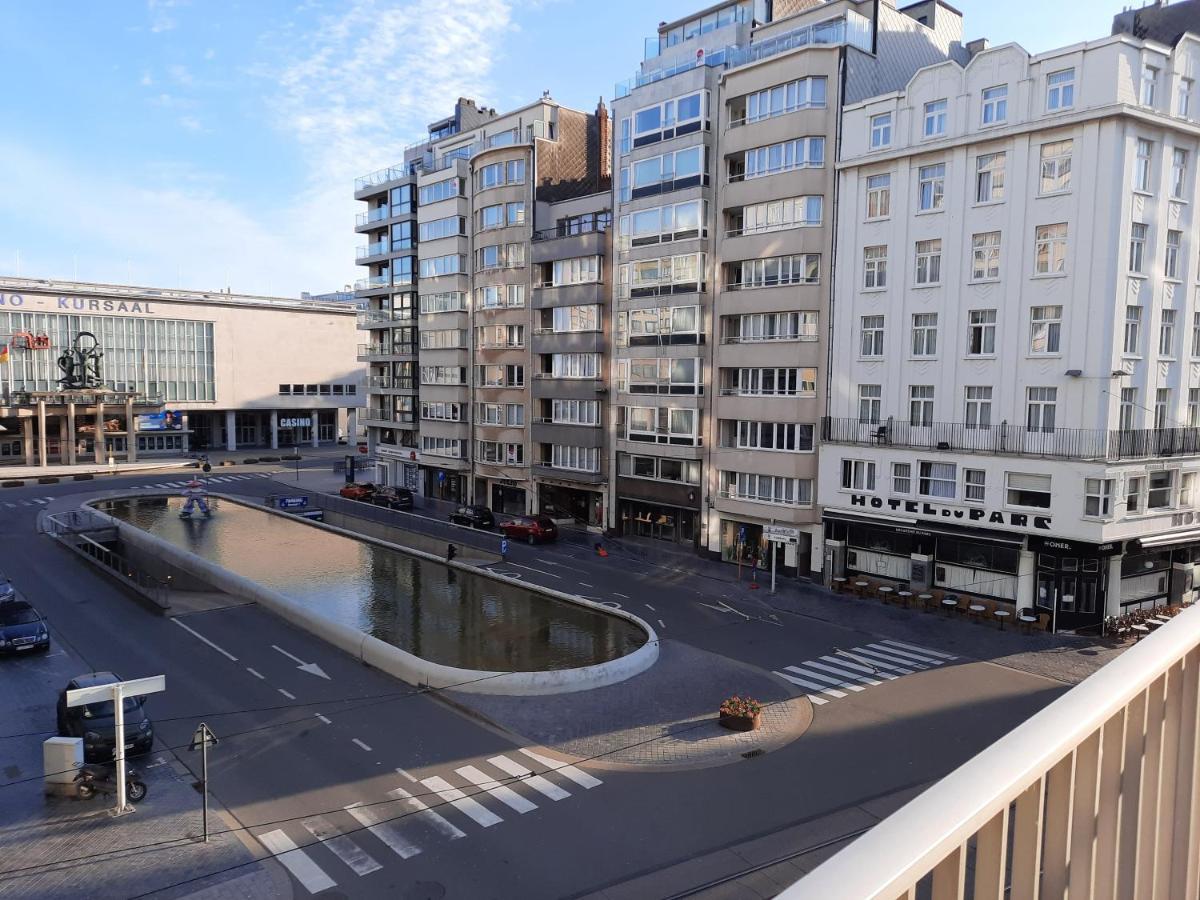 Lichtrijk En Comfortabel Hoekappartement Met Gratis Parking En Zeer Centraal Gelegen - Comme Chez Soi Ostend Luaran gambar