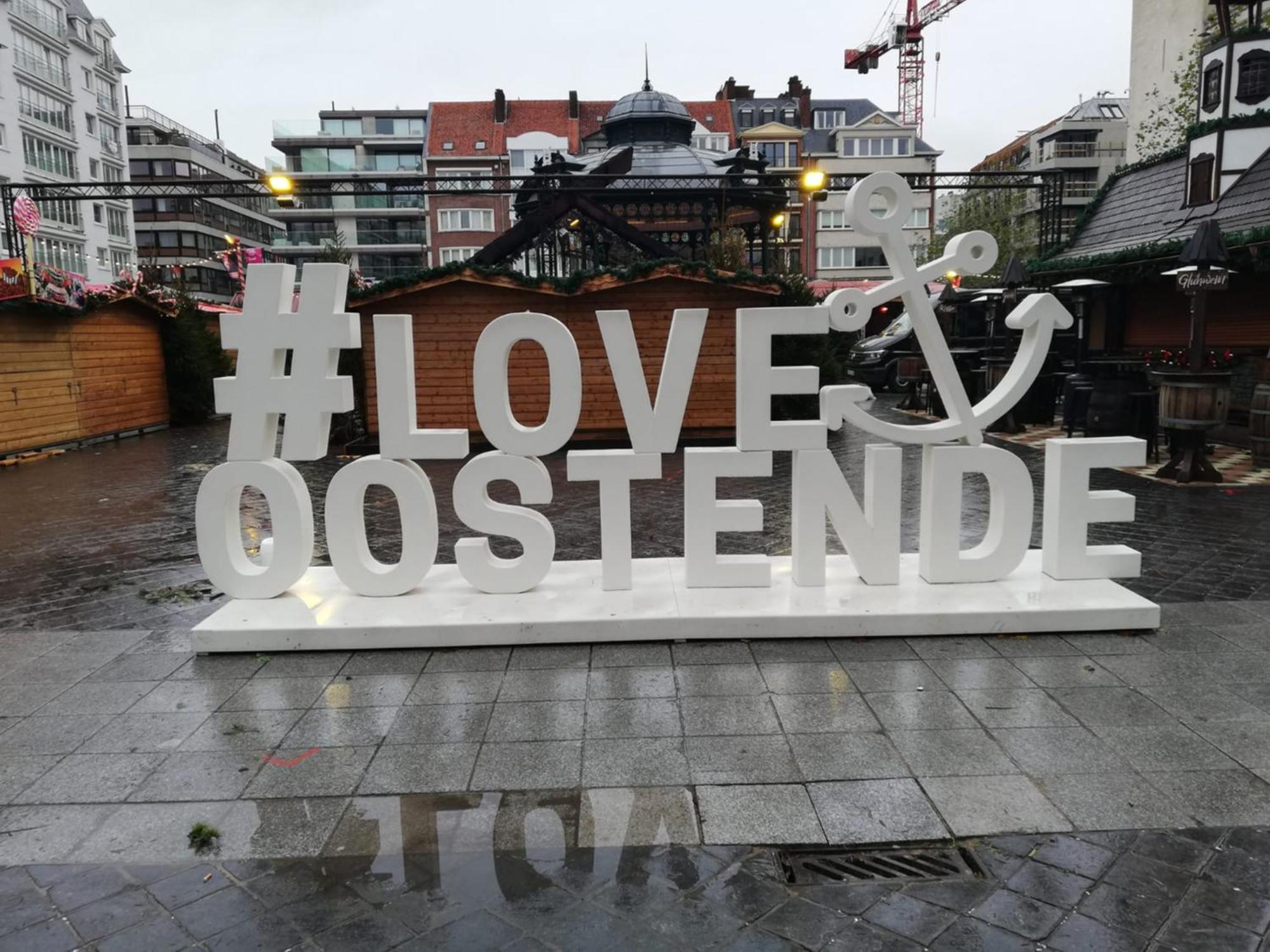 Lichtrijk En Comfortabel Hoekappartement Met Gratis Parking En Zeer Centraal Gelegen - Comme Chez Soi Ostend Luaran gambar